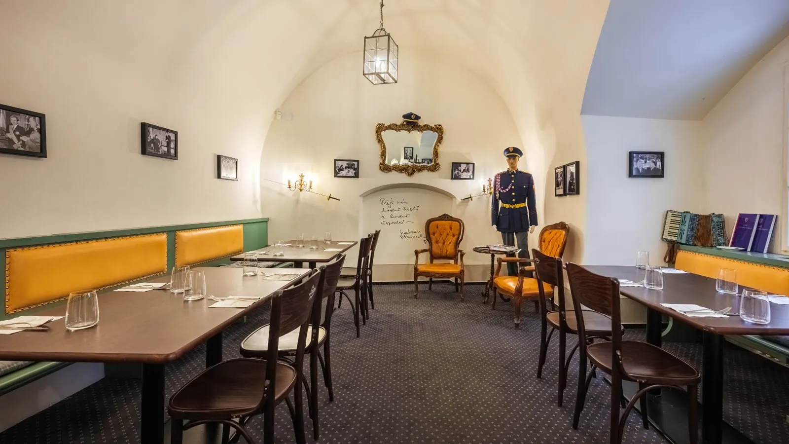 Restaurace Vikárka na Pražském hradě